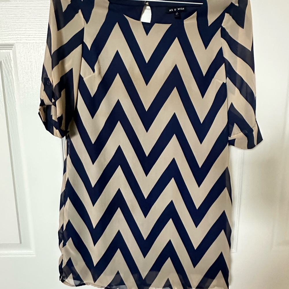 A New Day Women's Navy and Cream Chevron Top